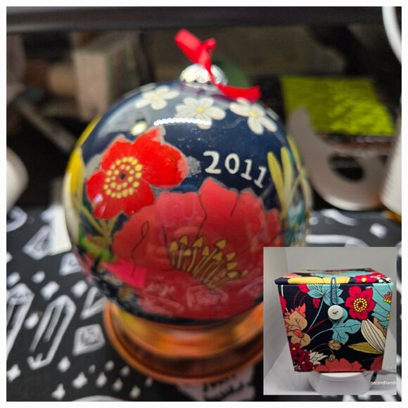 Vera Bradley 2011 Happy Snails Glass Ball Ornament Christmas   W Box - Picture 1 of 9